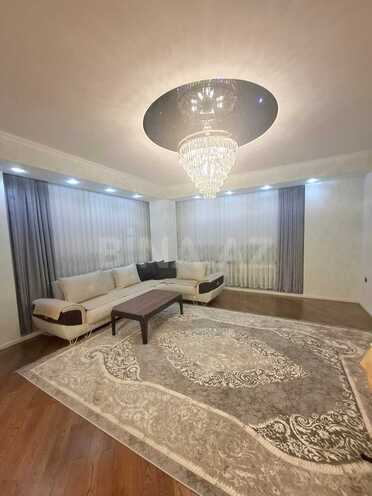 Продаётся 3-комн. вторичка 137 м², photo 3 from 27