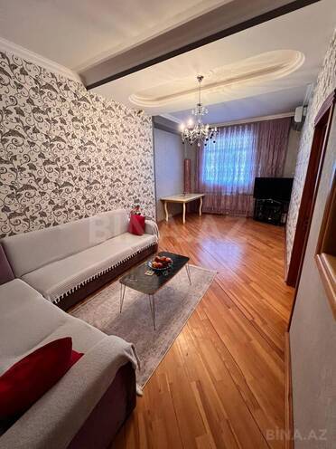 Satılır 3 otaqlı köhnə tikili 65 m², Xalqlar Dostluğu m., photo 1 from 16