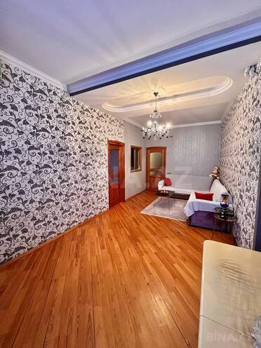 Satılır 3 otaqlı köhnə tikili 65 m², Xalqlar Dostluğu m., photo 4 from 16