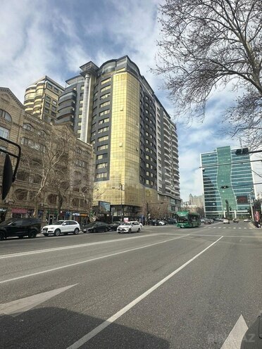 Satılır 7 otaqlı yeni tikili 330 m², Nizami m., photo 1 from 18