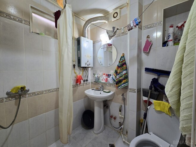 Satılır 2 otaqlı köhnə tikili 35 m², Qara Qarayev m., photo 7 from 8