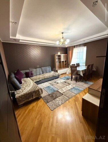 Сдаётся 3-комн. вторичка 75 м², м. Кара Караев, photo 1 from 21