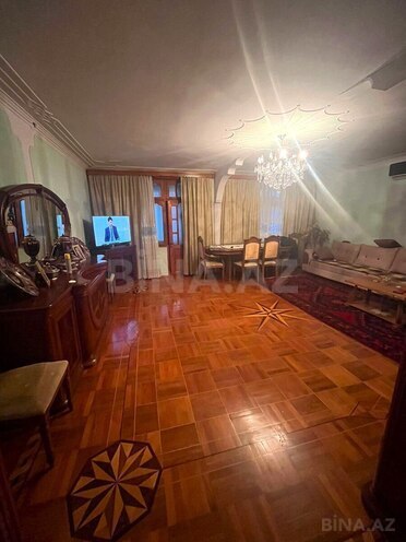 Satılır 5 otaqlı köhnə tikili 130 m², Azadlıq Prospekti m., photo 1 from 15