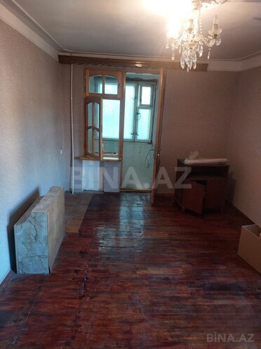 Продаётся 1-комн. вторичка 35 м², м. Кара Караев, photo 1 from 9