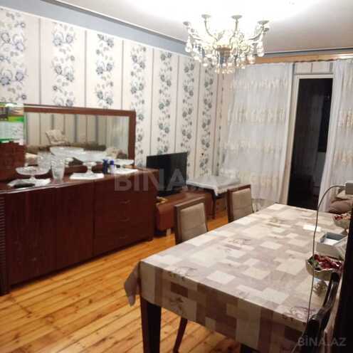 Satılır 3 otaqlı köhnə tikili 70 m², Xalqlar Dostluğu m., photo 1 from 10