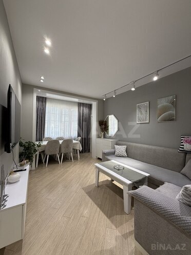 Продаётся 3-комн. вторичка 70 м², м. Нефтчиляр, photo 1 from 23