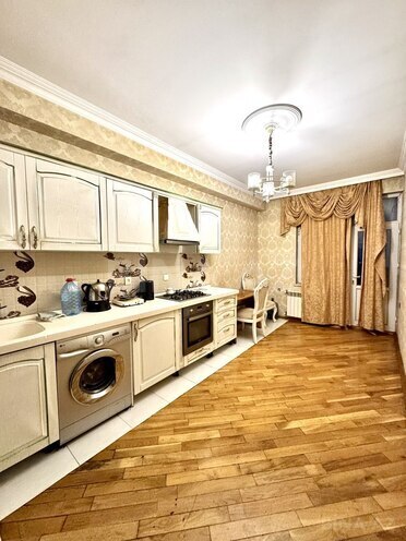 Продаётся 4-комн. новостройка 165 м², м. Кара Караев, photo 8 from 15