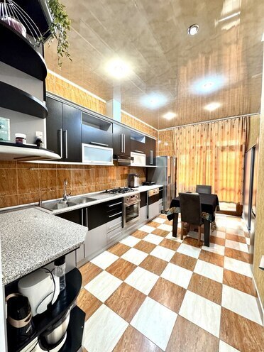 Продаётся 4-комн. новостройка 165 м², м. Кара Караев, photo 1 from 15