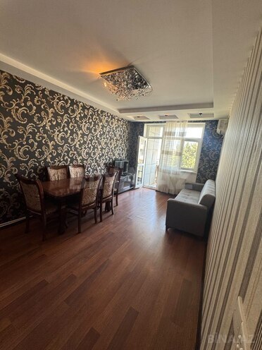Продаётся 3-комн. вторичка 85 м², пос. Бакиханова, photo 1 from 17
