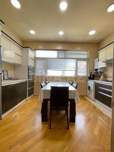 Satılır 4 otaqlı köhnə tikili 120 m², Nizami m., photo 16 from 32