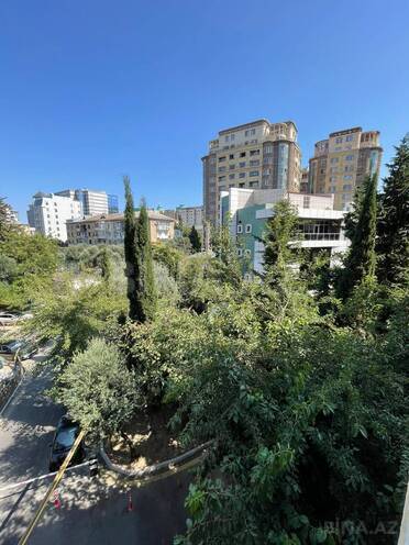 Satılır 4 otaqlı köhnə tikili 120 m², Nizami m., photo 29 from 32