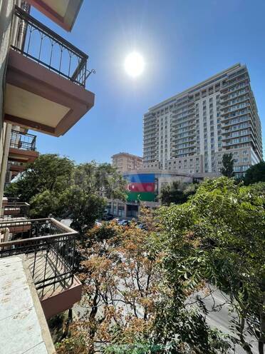 Satılır 4 otaqlı köhnə tikili 120 m², Nizami m., photo 27 from 32