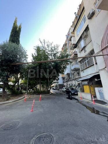 Satılır 4 otaqlı köhnə tikili 120 m², Nizami m., photo 28 from 32