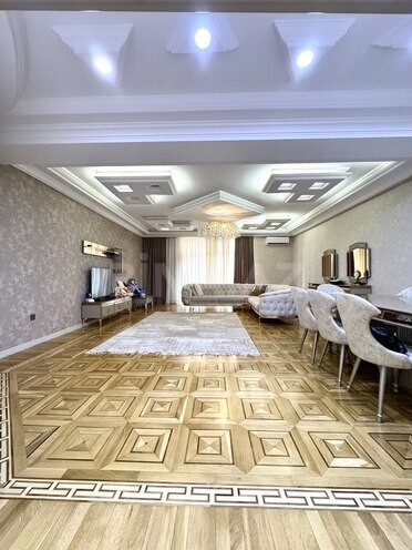 Satılır 4 otaqlı yeni tikili 230 m², 28 May m., photo 1 from 18