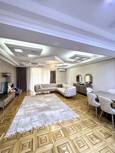 Satılır 4 otaqlı yeni tikili 230 m², 28 May m., photo 3 from 18
