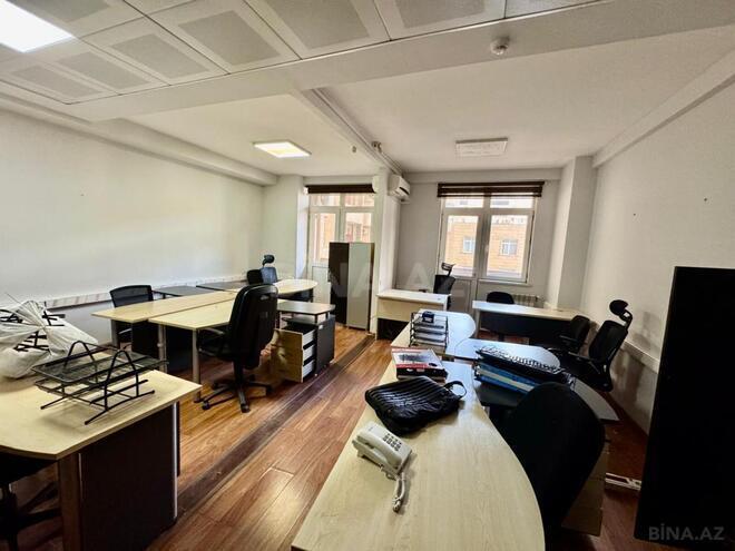 İcarəyə verilir 20 otaqlı ofis 820 m², 28 May m., photo 13 from 28