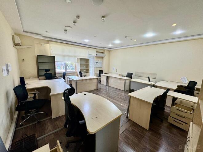 İcarəyə verilir 20 otaqlı ofis 820 m², 28 May m., photo 12 from 28