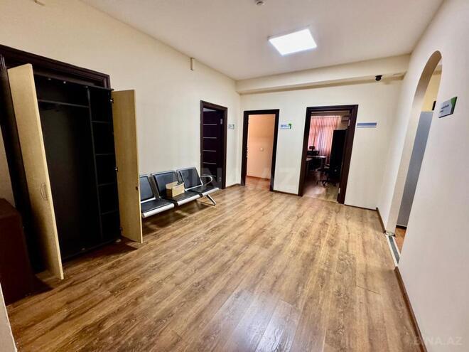 İcarəyə verilir 20 otaqlı ofis 820 m², 28 May m., photo 21 from 28