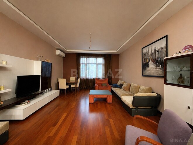 Продаётся 3-комн. новостройка 135 м², м. Элмляр Академиясы, photo 1 from 11