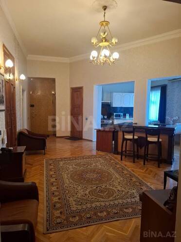 İcarəyə verilir 3 otaqlı köhnə tikili 135 m², Sahil m., photo 1 from 28