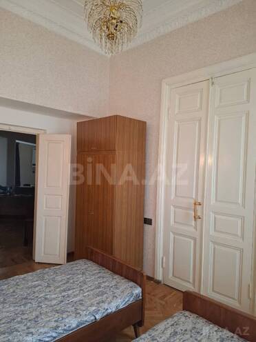 İcarəyə verilir 3 otaqlı köhnə tikili 135 m², Sahil m., photo 17 from 28
