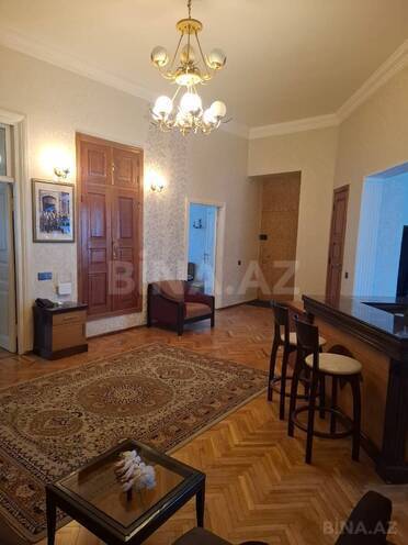 İcarəyə verilir 3 otaqlı köhnə tikili 135 m², Sahil m., photo 3 from 28