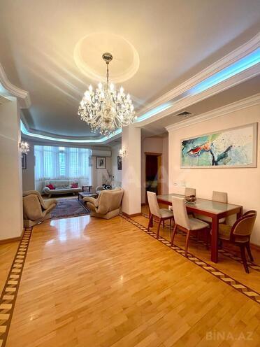 Продаётся 6-комн. новостройка 220 м², м. Иншаатчылар, photo 1 from 15