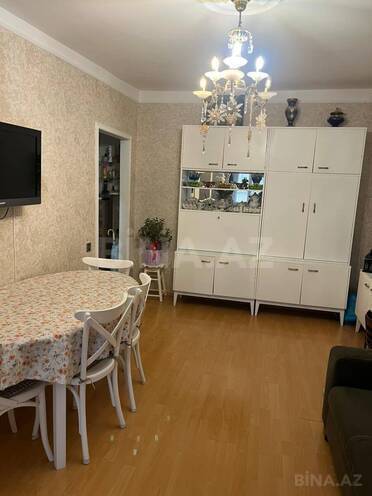 Продаётся 2-комн. вторичка 40 м², м. Иншаатчылар, photo 1 from 13