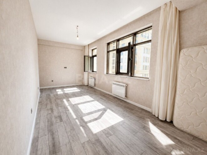 Продаётся 3-комн. новостройка 130 м², м. Элмляр Академиясы, photo 8 from 14