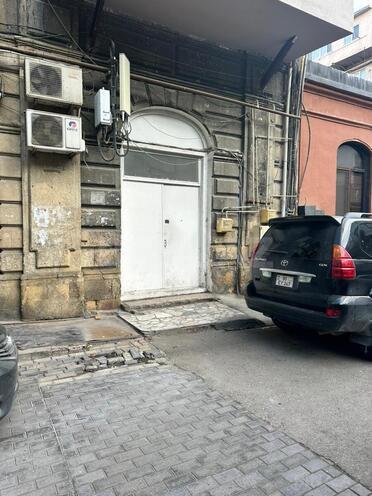 Satılır 3 otaqlı köhnə tikili 90 m², Sahil m., photo 17 from 18