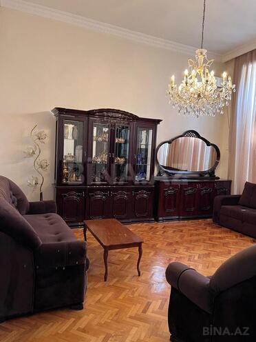 Satılır 3 otaqlı köhnə tikili 90 m², Sahil m., photo 3 from 18