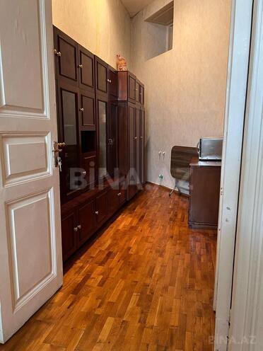 Satılır 3 otaqlı köhnə tikili 90 m², Sahil m., photo 9 from 18