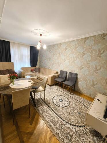 Satılır 2 otaqlı köhnə tikili 55 m², Xalqlar Dostluğu m., photo 3 from 7