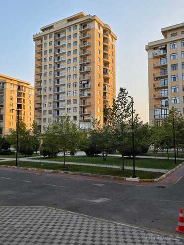 Продаётся 3-комн. вторичка 116 м², photo 1 from 31