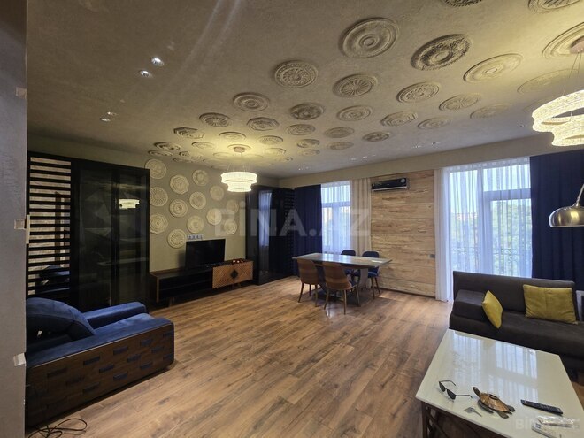 Продаётся 3-комн. вторичка 80 м², photo 1 from 32