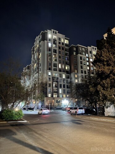 Продаётся 3-комн. новостройка 128 м², м. Кара Караев, photo 1 from 10