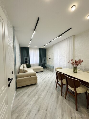 Satılır 2 otaqlı köhnə tikili 65 m², Həzi Aslanov q., photo 1 from 18