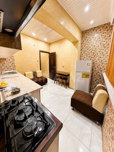 Продаётся 5-комн. вторичка 120 м², м. Нефтчиляр, photo 11 from 13