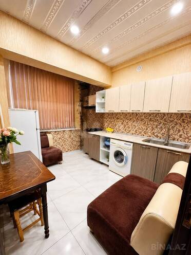 Продаётся 5-комн. вторичка 120 м², м. Нефтчиляр, photo 3 from 13