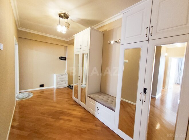 Сдаётся 3-комн. новостройка 120 м², м. Нефтчиляр, photo 15 from 23