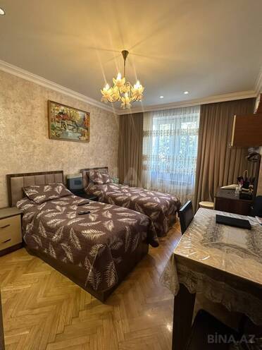 Продаётся 4-комн. вторичка 115 м², м. Кара Караев, photo 9 from 25