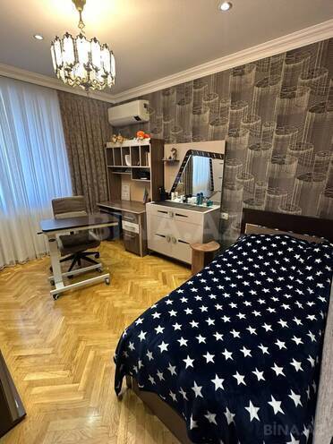 Продаётся 4-комн. вторичка 115 м², м. Кара Караев, photo 13 from 25