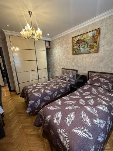 Продаётся 4-комн. вторичка 115 м², м. Кара Караев, photo 8 from 25