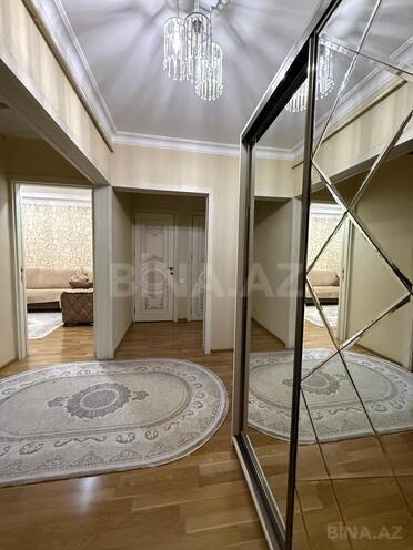 Продаётся 3-комн. вторичка 80 м², м. Ази Асланов, photo 1 from 12