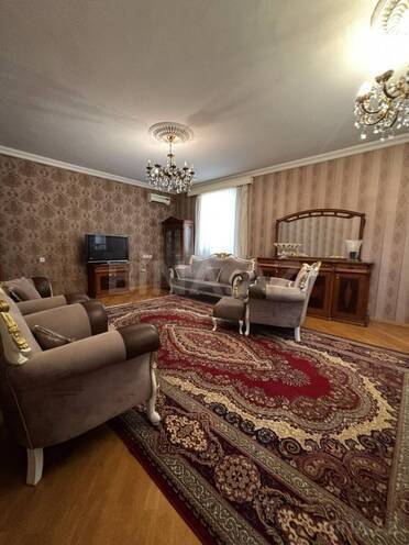 Satılır 8 otaqlı həyət evi/bağ evi 370 m², Qara Qarayev m., photo 4 from 32