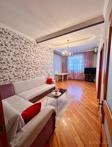 Продаётся 3-комн. вторичка 80 м², м. Халглар Достлугу, photo 1 from 14
