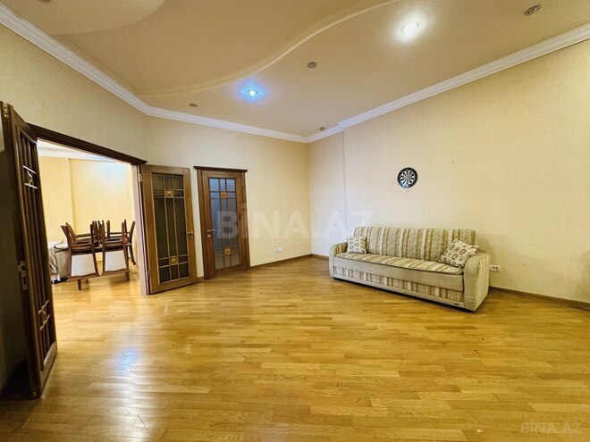 İcarəyə verilir 3 otaqlı yeni tikili 171 m², 28 May m., photo 7 from 25