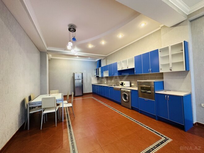İcarəyə verilir 3 otaqlı yeni tikili 171 m², 28 May m., photo 18 from 25