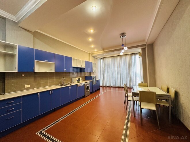 İcarəyə verilir 3 otaqlı yeni tikili 171 m², 28 May m., photo 19 from 25