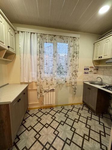 Satılır 2 otaqlı köhnə tikili 50 m², İnşaatçılar m., photo 20 from 21